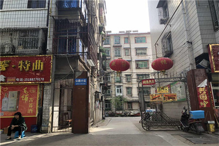 农机公司3室1厅1卫45万92m2中装出售